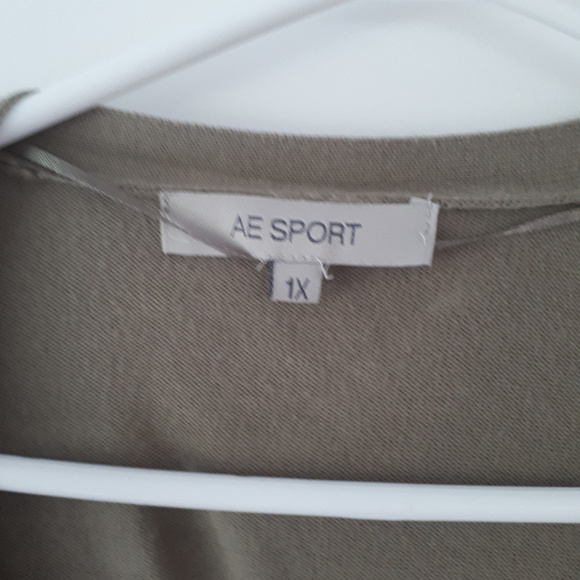 AE Sport Taupe Ruffled Cardigan 1X - Picture 3 of 6